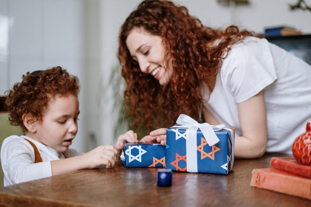 Fine motor skills development - Wrapping presents